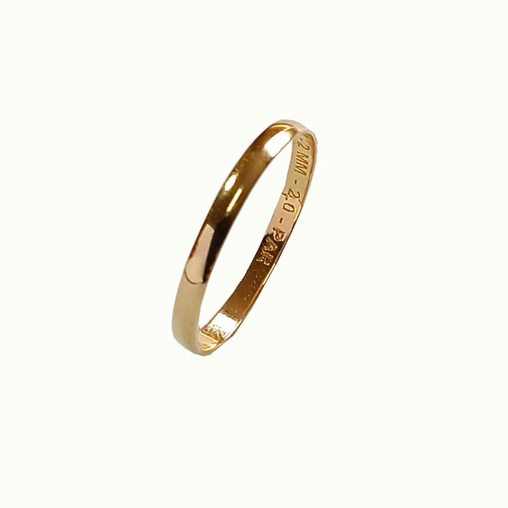 Aliança em ouro meia-cana 2mm-1,8gr